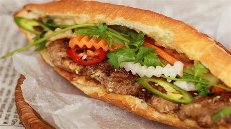  Bánh Mì  Bò Khói Yuncheng - Sự kết hợp độc đáo của thịt bò hun khói đậm đà và bánh mì giòn rụm