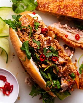  Bánh Mì Sò Putian: Sự kết hợp hoàn hảo giữa độ giòn của vỏ bánh và vị umami đậm đà của nhân sò!